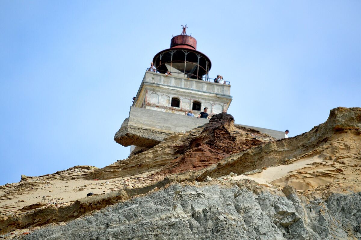 De vuurtoren van Rubjerg Knude in de duinen van Noord-Jutland
